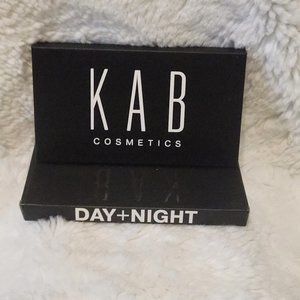 Day + Night Eyeshadow Palette